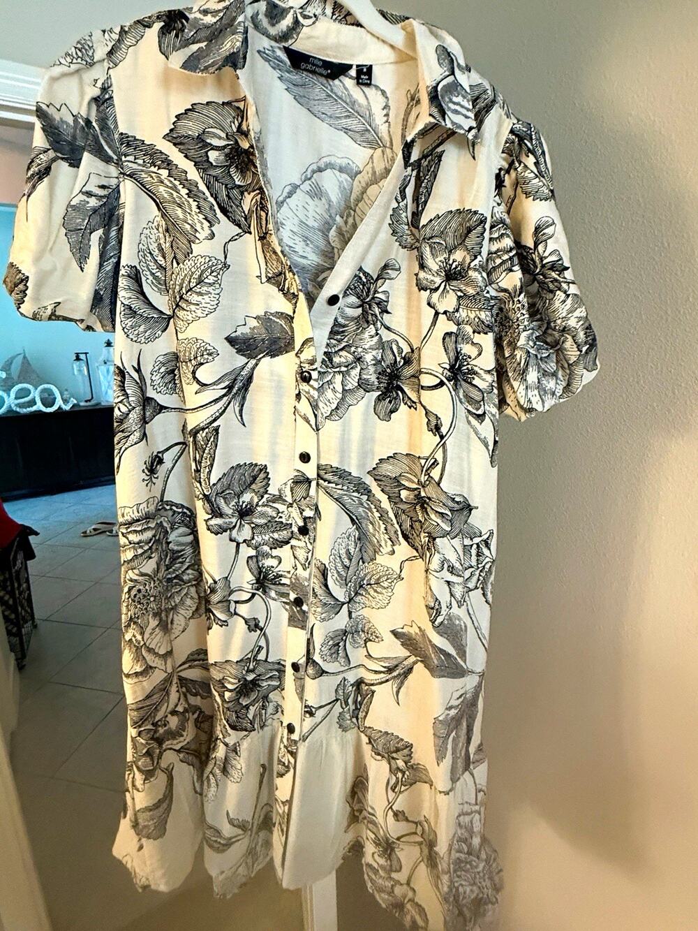 Mlle Gabrielle Women's M Regular White/Black Floral Collared Button-Down Blouse